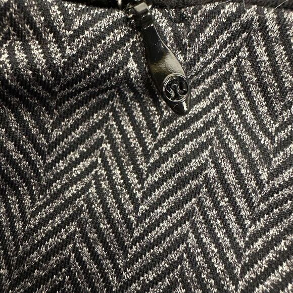 Lululemon Speed Tight Herringbone size 6 - Picture 13 of 13